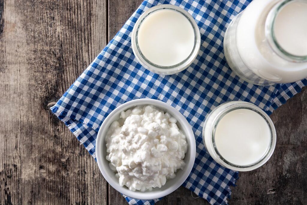 Guida completa alla produzione del Kefir di Latte Casalingo: Benefici,  Definizione e Come Produrlo